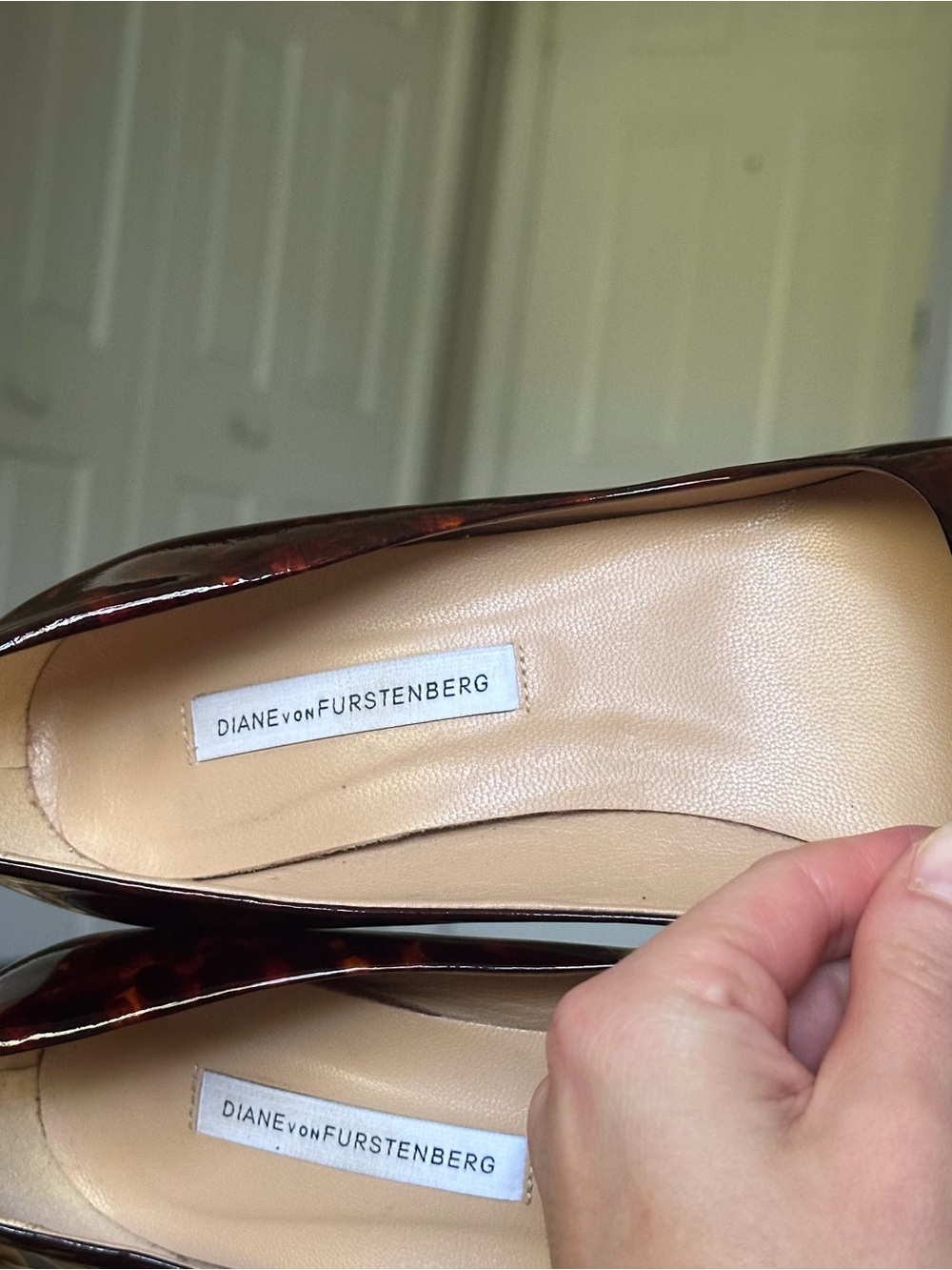 Diane Von Furstenberg Tortoiseshell Patent Pointed Toe Pumps Women’s Sz 8 Heels - Picture 9 of 16